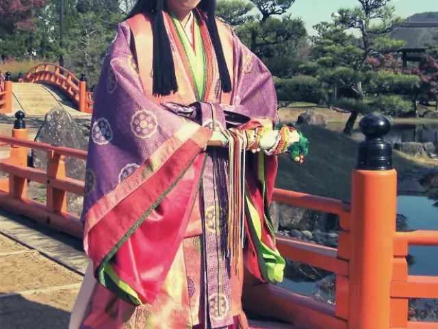 picture: japanese princess in ancient kimono